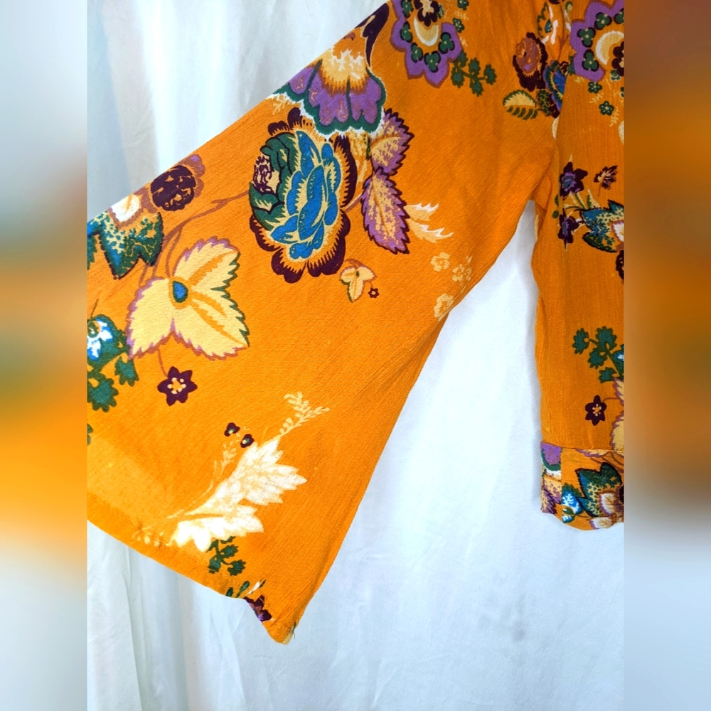 Patrons of Peace Bell Sleeve Crop Tie Top, Medium - Picture 6 of 9